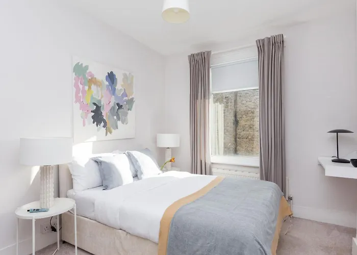 Newly Renovated Large 4-5 Bedroom House